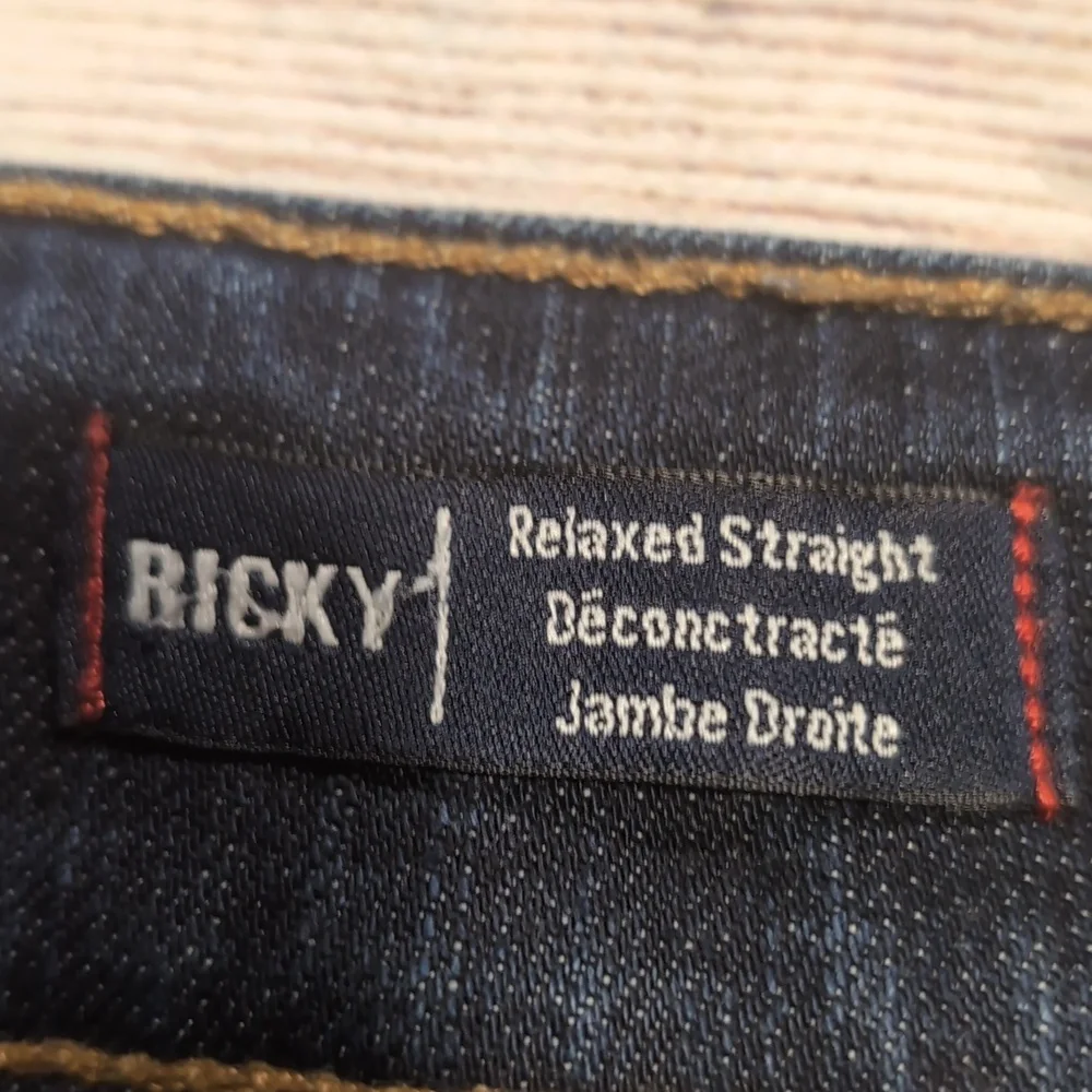 True Religion Men's Ricky relaxed straight flap pockets size 29 jeans